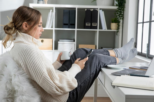 Capsule Wardrobe Strategies That Fit the Schedules of Working Moms