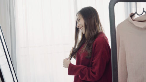 Women Prioritize Comfort and Confidence in Post-Motherhood Fashion Choices