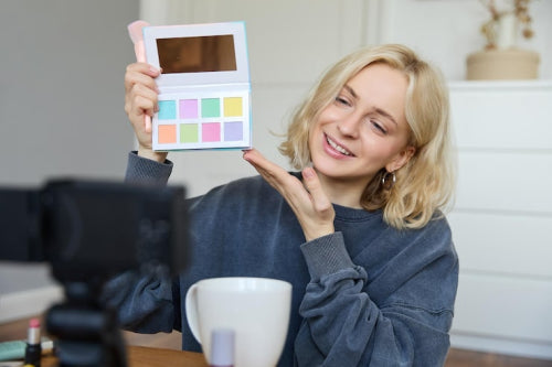 How Virtual Styling Tools Help Women Define Personal Color Palettes