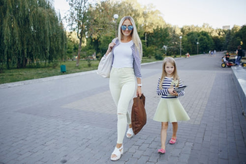 Spring Outfit Inspiration: Fresh Looks for Moms on the Go
