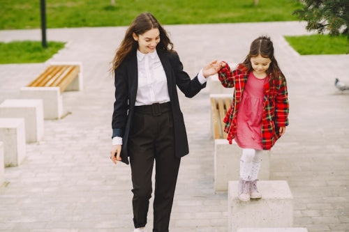How Moms Balance Professional, Casual, and Family Dressing Needs